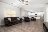 33 Village Circle - Photo 8