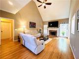 1739 Praters Point - Photo 12