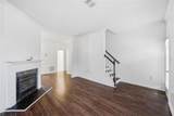 584 Windsor Street - Photo 3