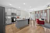 252 Regent Park - Photo 4