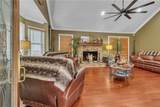373 Presidential Drive - Photo 4