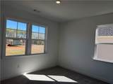 495 Kennington Walk - Photo 12