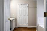 2922 Knoll View Place - Photo 12