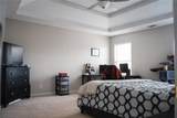 2922 Knoll View Place - Photo 9