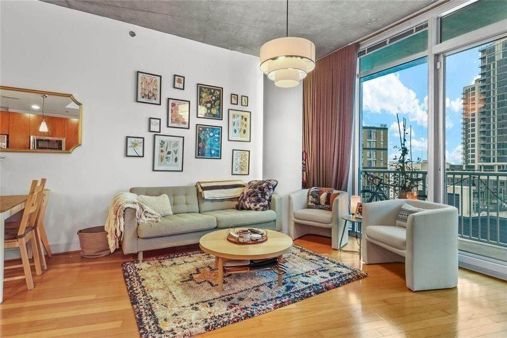 44 Peachtree Place - Photo 1