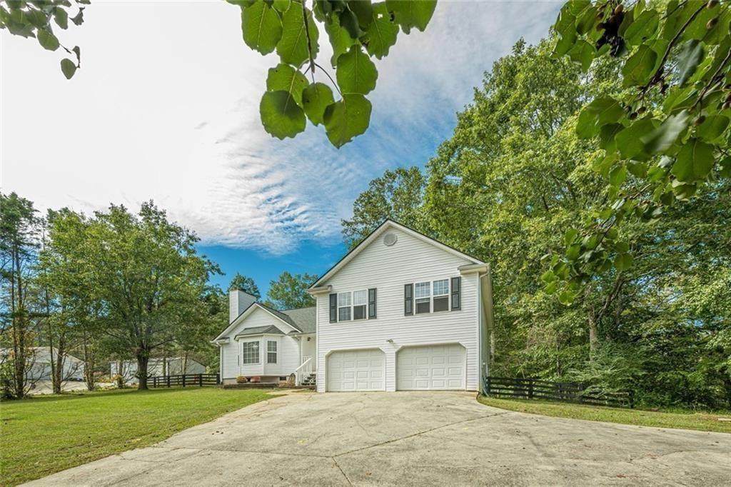 391 Pinewood Place - Photo 1