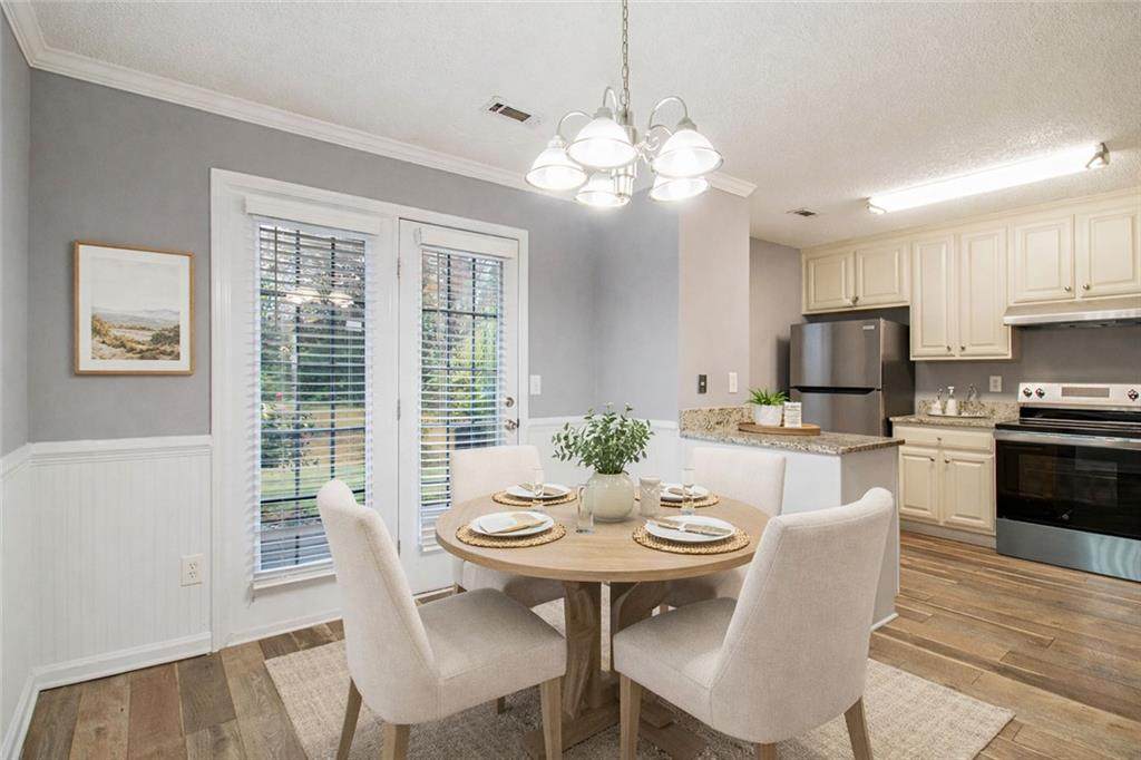 2 Chastain Circle - Photo 1