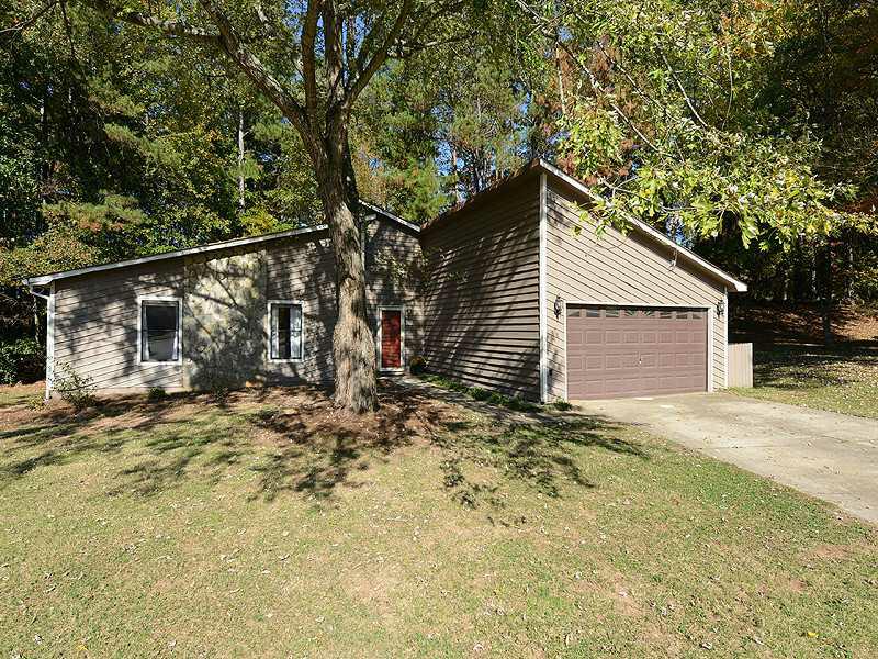 120 Kimlie Court, Roswell, GA 30076 (MLS #5076877) :: North Atlanta Home Team