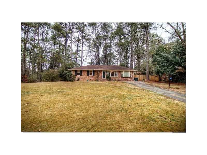 2806 Hollywood Drive, Decatur, GA 30033 (MLS #5097309) :: The Zac Team @ RE/MAX Metro Atlanta