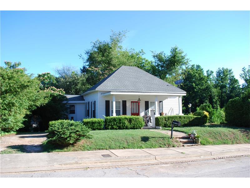 915 Candler Street - Photo 1
