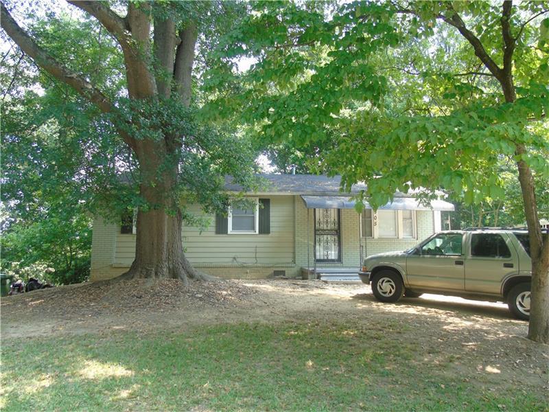 905 Fairburn Road NW, Atlanta, GA 30331 (MLS #5707143) :: North Atlanta Home Team