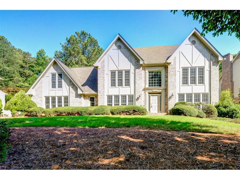 7730 Dunvegan Close, Sandy Springs, GA 30350 (MLS #5714230) :: North Atlanta Home Team