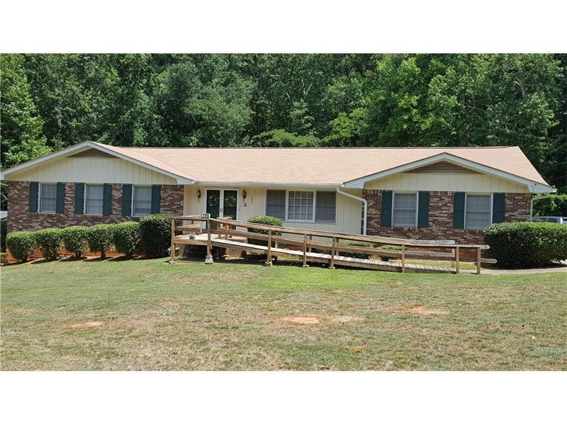 780 Pinehurst Drive, Fairburn, GA 30213 (MLS #5726330) :: North Atlanta Home Team