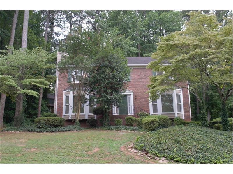2570 Oak Village Place NE, Marietta, GA 30062 (MLS #5727327) :: North Atlanta Home Team