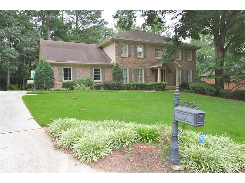 1609 Durrett Way, Dunwoody, GA 30338 (MLS #5738976) :: North Atlanta Home Team