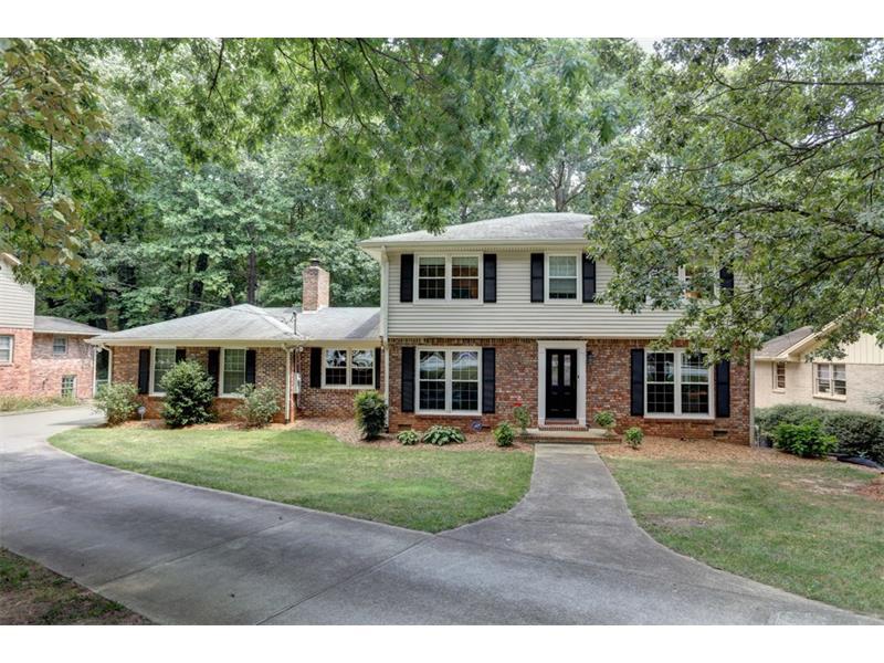 4601 N Peachtree Road, Dunwoody, GA 30338 (MLS #5741246) :: North Atlanta Home Team