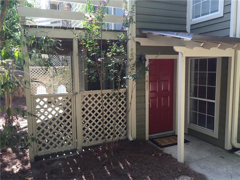1405 Riverview Drive SE #1405, Marietta, GA 30067 (MLS #5745965) :: North Atlanta Home Team
