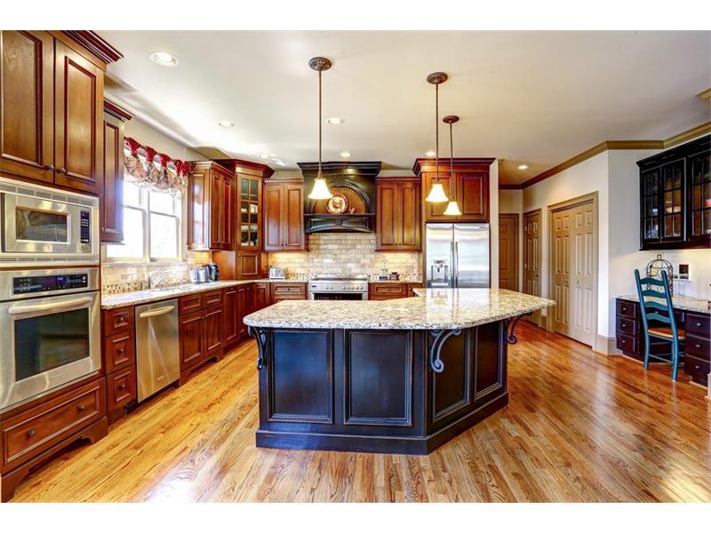 8025 Royal Saint Georges Lane, Duluth, GA 30097 (MLS #5746029) :: North Atlanta Home Team