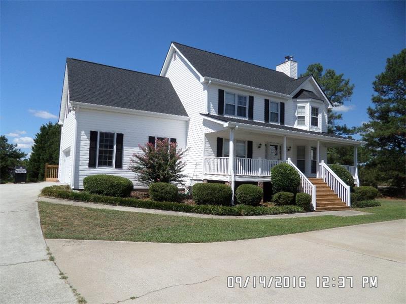 944 Lee Byrd Road, Loganville, GA 30052 (MLS #5747420) :: North Atlanta Home Team