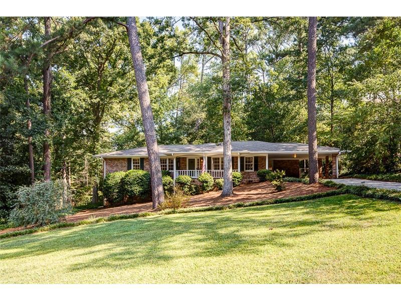 1650 Chateau Drive, Dunwoody, GA 30338 (MLS #5748855) :: North Atlanta Home Team