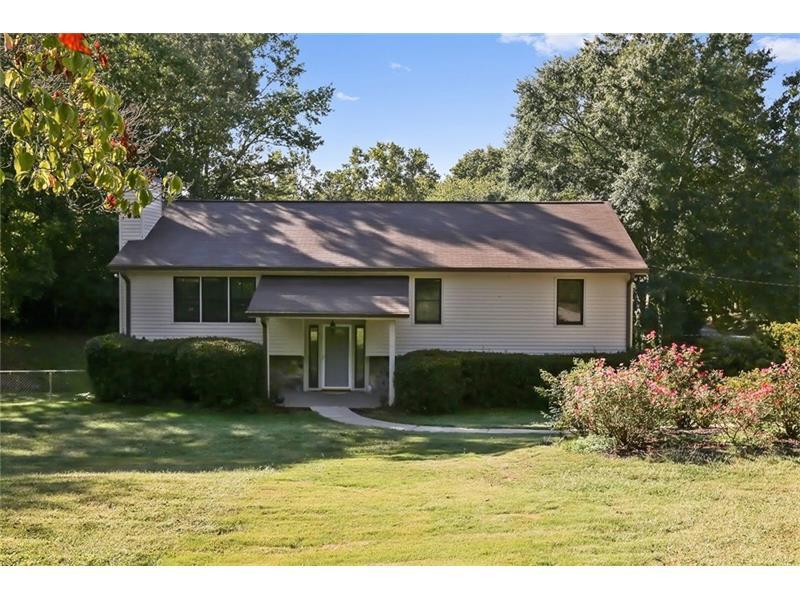 3255 Sharon Circle, Cumming, GA 30041 (MLS #5750192) :: North Atlanta Home Team