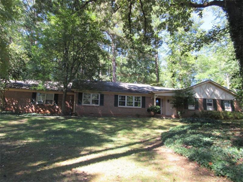 700 Spalding Drive, Sandy Springs, GA 30328 (MLS #5750842) :: North Atlanta Home Team