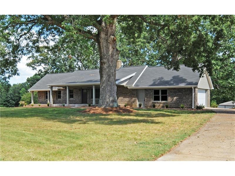 5236 Clarks Bridge Road, Gainesville, GA 30506 (MLS #5751342) :: North Atlanta Home Team