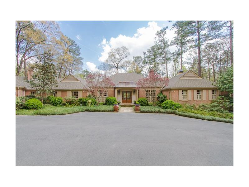 2660 W Wesley Road NW, Atlanta, GA 30327 (MLS #5751562) :: North Atlanta Home Team