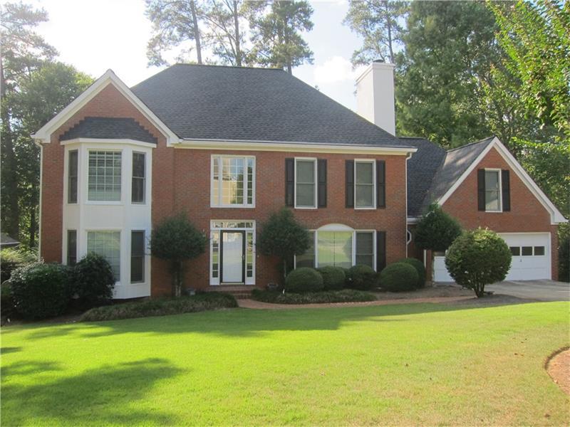 871 Chestnut Lake Drive NE, Marietta, GA 30068 (MLS #5751915) :: North Atlanta Home Team