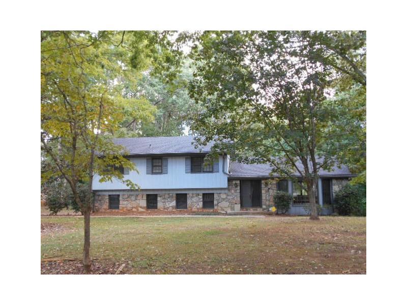 460 Hickory Hills Trail, Stone Mountain, GA 30083 (MLS #5752228) :: North Atlanta Home Team