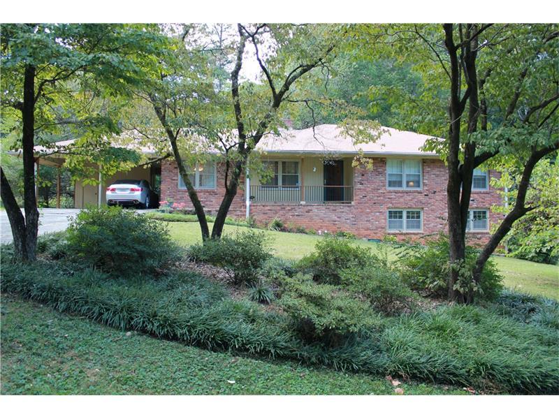 1951 Pine Hill Circle NW, Kennesaw, GA 30144 (MLS #5756632) :: North Atlanta Home Team