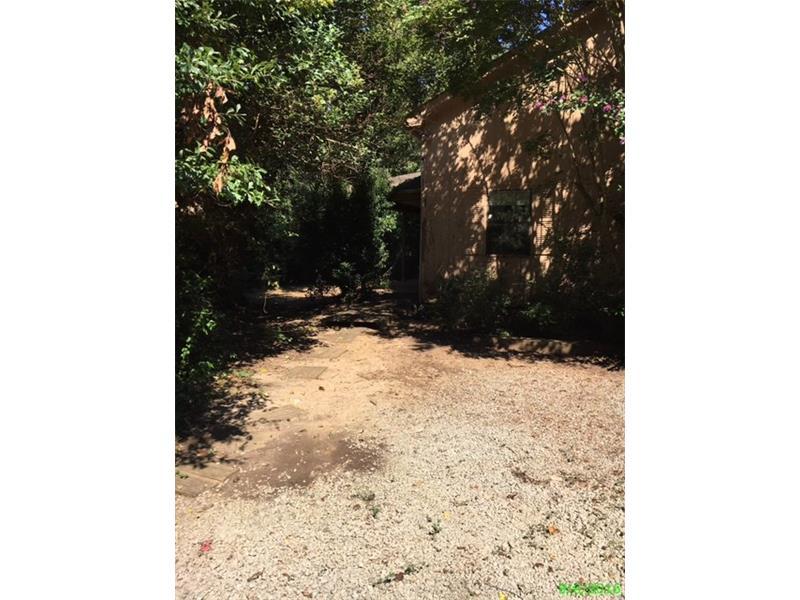 5984 Lights Ferry Road, Flowery Branch, GA 30542 (MLS #5756970) :: North Atlanta Home Team