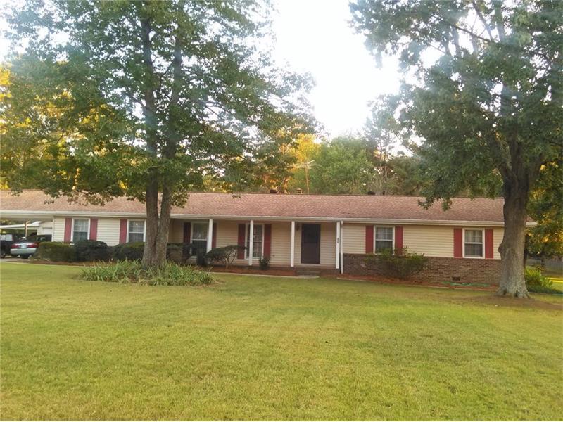 639 Holly Dell Court, Jonesboro, GA 30238 (MLS #5757192) :: North Atlanta Home Team
