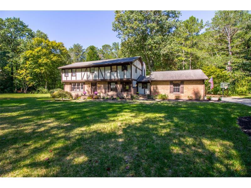 135 N Mill Road, Sandy Springs, GA 30328 (MLS #5757501) :: North Atlanta Home Team