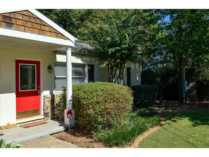 1542 Stone Gate Lane SE, Atlanta, GA 30317 (MLS #5758514) :: North Atlanta Home Team