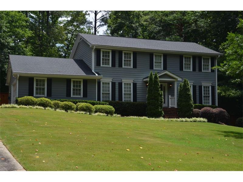 1240 Ridgefield Drive, Roswell, GA 30075 (MLS #5759289) :: North Atlanta Home Team