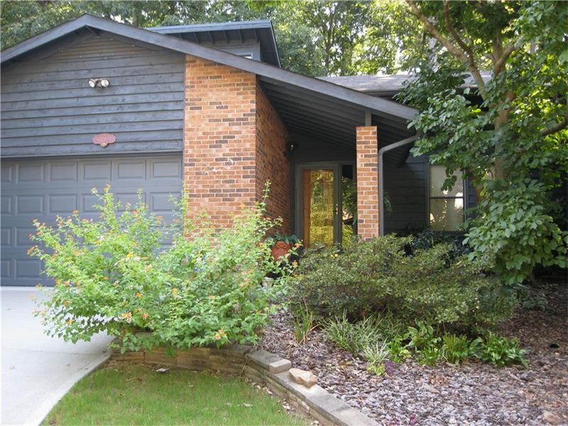 220 Lakeview Ridge E, Roswell, GA 30076 (MLS #5759338) :: North Atlanta Home Team