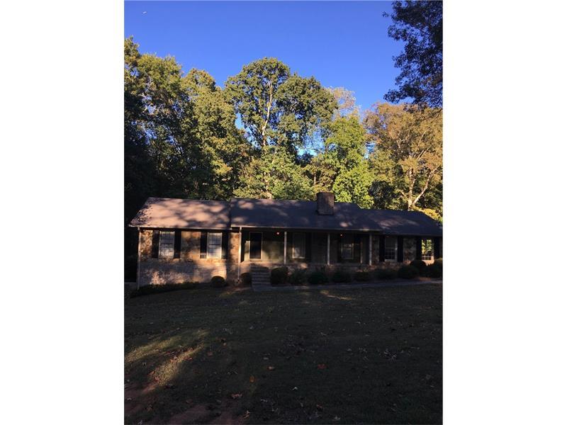 622 Ridgeview Drive SW, Lilburn, GA 30047 (MLS #5759808) :: North Atlanta Home Team