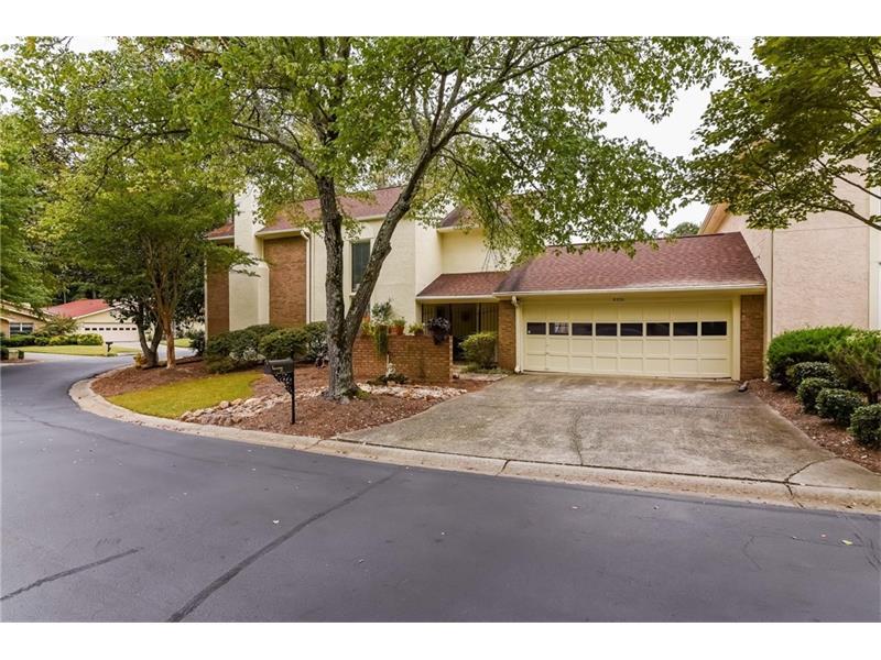 4336 Village Oaks Lane, Dunwoody, GA 30338 (MLS #5760636) :: North Atlanta Home Team
