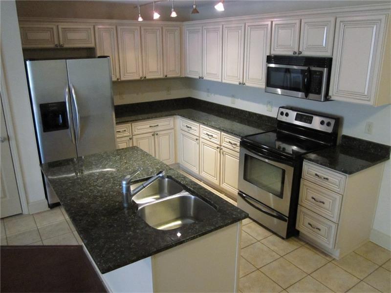 804 Madison Lane SE, Smyrna, GA 30080 (MLS #5762277) :: North Atlanta Home Team