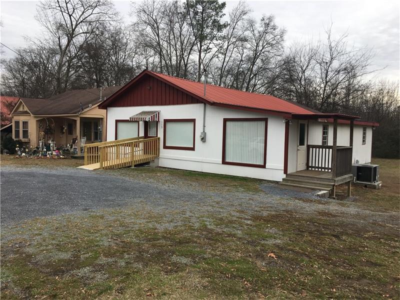 117 Peters Street, Calhoun, GA 30701 (MLS #5793451) :: Carrington Real Estate Services