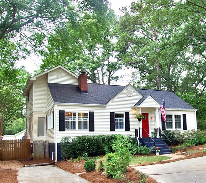 1115 Forrest Boulevard - Photo 1