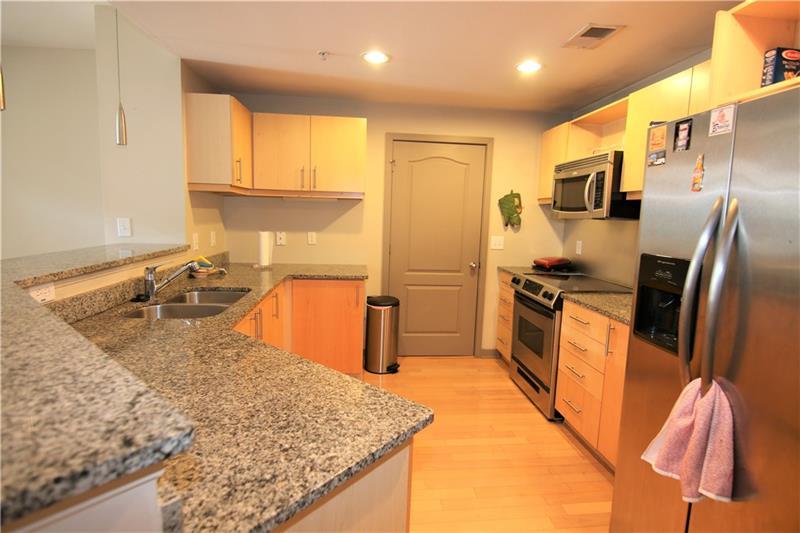 390 17th Street - Photo 1