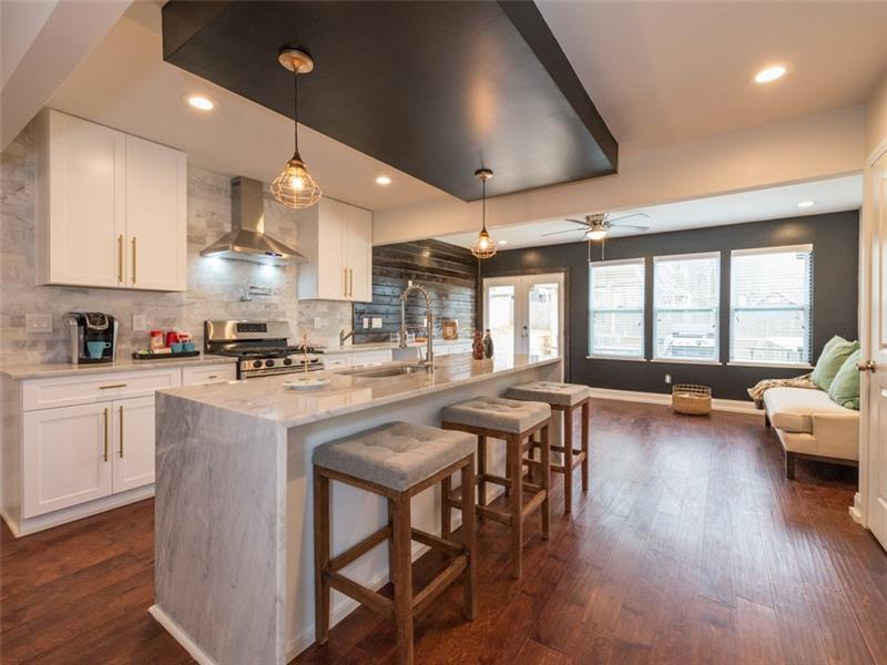 1554 Line Street - Photo 1