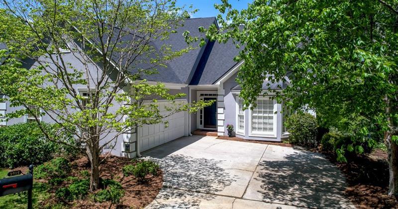 3915 Glencrest Court - Photo 1