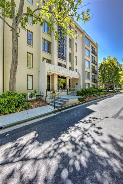 2769 The Carlyle Peachtree Road - Photo 1