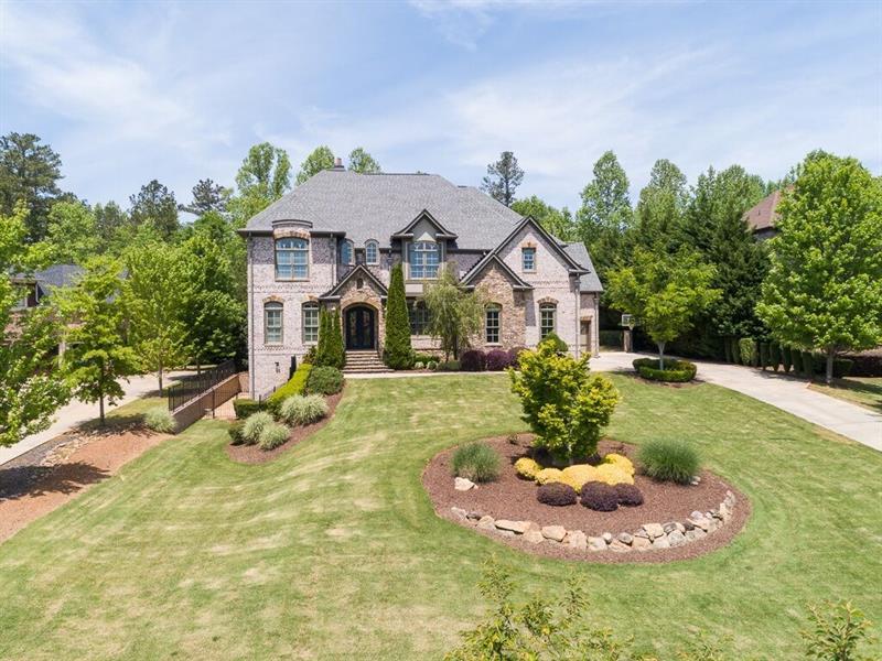 345 Creek Point - Photo 1
