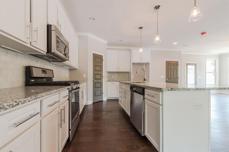 421 Vinings Vintage Circle - Photo 1