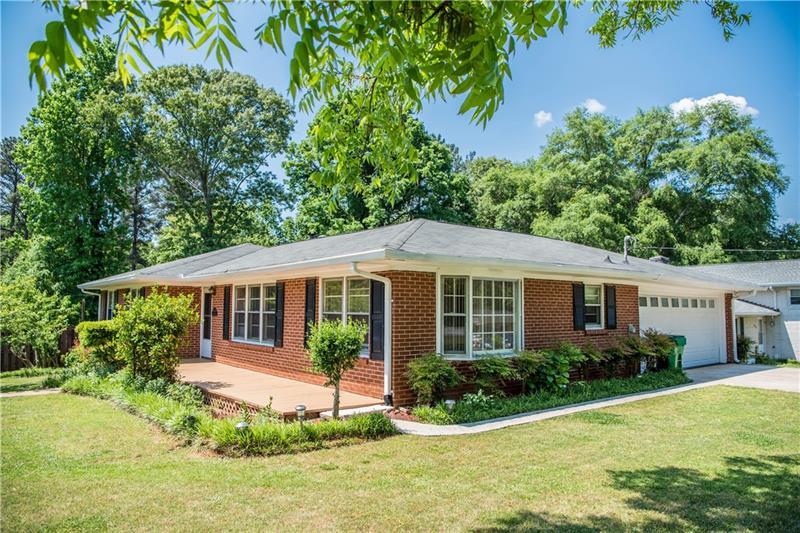 4005 Camelot Court - Photo 1