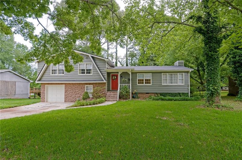 5200 Twin Oak Drive - Photo 1